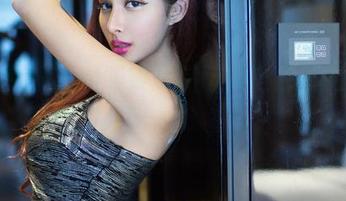 推女郎 – 精选眼镜：易阳戴上去就像在审视人生。