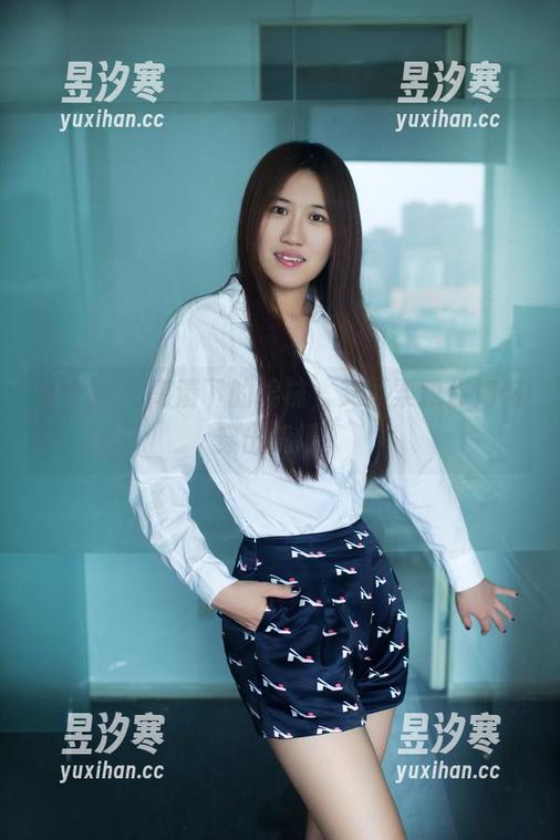 推女郎 - 高清下的棉袜，艾栗栗教你如何穿出气场。