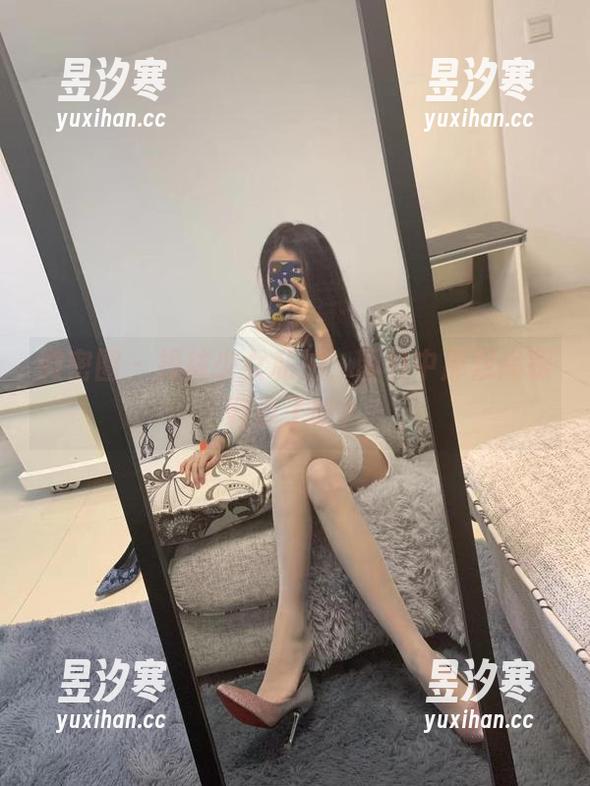 提袜少女 微密圈 - 提袜少女私拍,图包中那双高跟鞋说了啥?