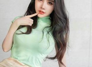 星颜社 – 袁圆带你玩海边：图包里藏着几个顽皮的贝壳