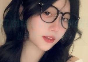 是一只废喵了的裤里丝套图，免费的居多，但快手出手不一定为谁！
