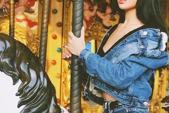 微密圈 – 这不是随便拍的，李嘉欣97的写真作品让美足成了焦点！谁还关注其他？