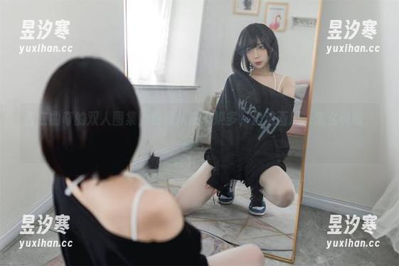 杏仁曲奇的双人图集，资源从来不嫌多，但这画风...怎么说呢，含蓄。