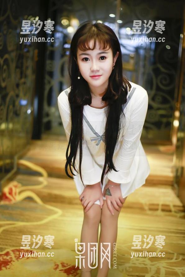 果团网 - 瞧瞧周琰琳LIN的护士写真，合集里是一颗爱和卫生的心。