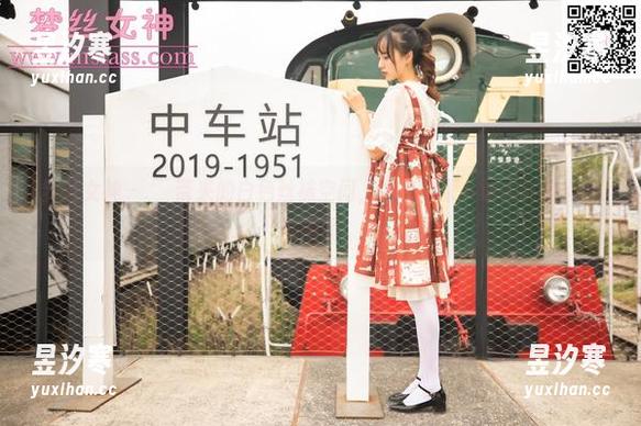 梦丝女神-玥玥 梦丝女神 - 玥玥带来的白色丝袜空间,图包中太多让人嘴角上扬的画面。