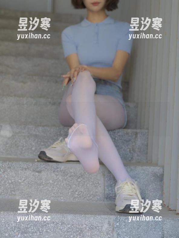森萝财团-吸吸 森萝财团 - 精选回顾:沙发与旗袍的完美结合,吸吸又玩出新花样