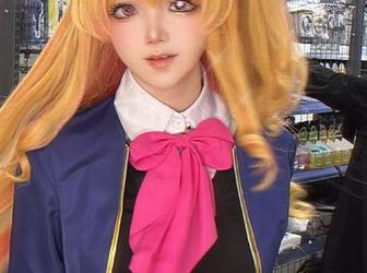 看完楚楚子w的超级索尼子写真，我的脑海里只剩下色彩斑斓的联想。