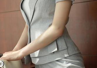 模范学院 – 没想到吧，桃香子的礼服合集又更新，她真是不停歇！