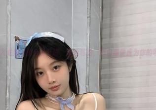 微密圈 – 火龙果羊的公私分明，泳池私拍，图包顺便成为你的收藏神器。