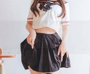 看这疯猫ss穿的礼服，我脑海里完全是不同的画面。