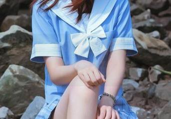疯猫ss在裸足之间的小杂耍——原图与写真的有趣碰撞
