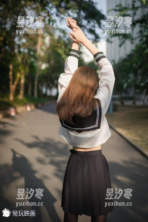 祖木子 祖木子演义:裸脚白衬衫,开走到哪里都美图精选!裸脚的自信你敢尝试吗?