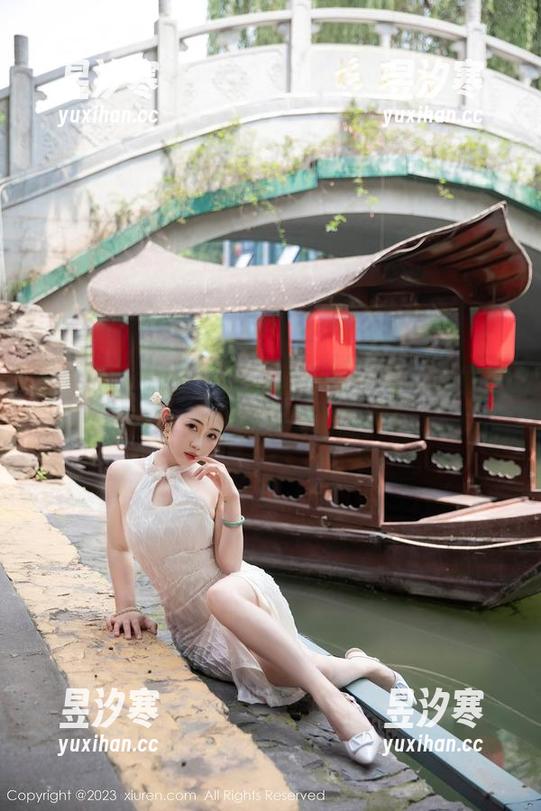 秀人网 - 千夜未来白丝作品合集，感觉这画面就像吃了糖的夏天！