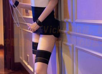 秀人网 – 偏爱可乐Vicky的白裙，最新图集中哪条裙子最抢眼？我心好乱。