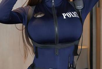 秀人网 – 唐宁宁的比基尼原图呐，单纯的是对沙滩的想念吧
