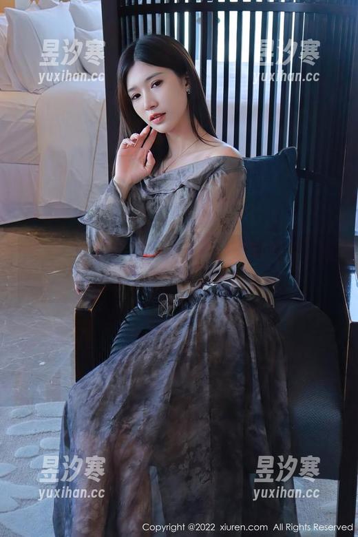 秀人网-奶酥 秀人网 - 奶酥的写真姐姐:透过照片,我能闻到甜甜的奶香扑面来!