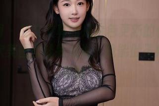 秀人网 – 林文文真的是白色更新的代言人，每次美图都让我想说：我能肚子痛地形容嘛？