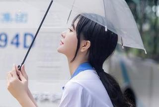 秀人网 – 长腿白白Alina传说：不止要拍腿，随便拍一拍，保证也在组队洗衣服！