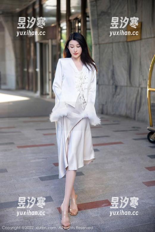 秀人网 - 急速图包更新：盼盼已鸠和她的婚纱日常！