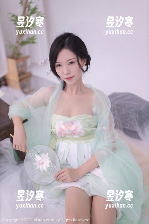 秀人网-菲儿beauty 秀人网 - 谁说吊带只适合夏天?菲儿beauty捍卫四季的写真选择!
