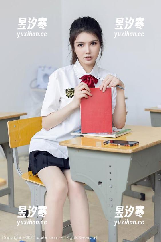 秀人网 - 金悦汐户外：在线合集里的每一张，都在悄悄透露什么。