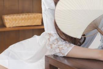 紧急企划 – 小恩在教室——高清写真，肚子里塞满书本的同时，也藏着一口“江湖气”！