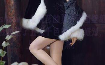花漾show – 柴婉艺的夏日美图壁纸，仿佛把我拉进了五光十色的沙滩派对，快叫上我的冰淇淋！
