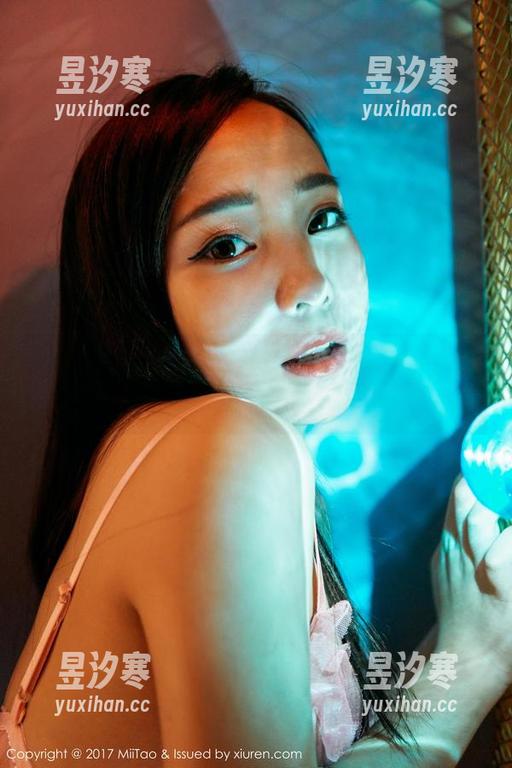 蜜桃社 - 美腿合集，月音瞳用腿给我们上了一堂生动的“腿学”课。