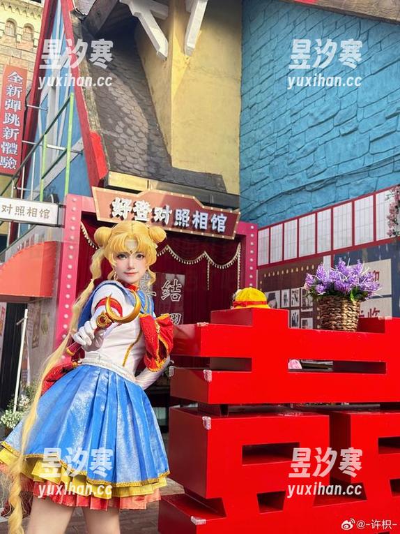 许枳 在线原图,看许枳的红色旗袍,太对不起这颜色了吧?