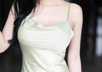 语画界 – 程程程这条条纹黑丝，能不能算是免费试穿的好机会呀套图来啦！