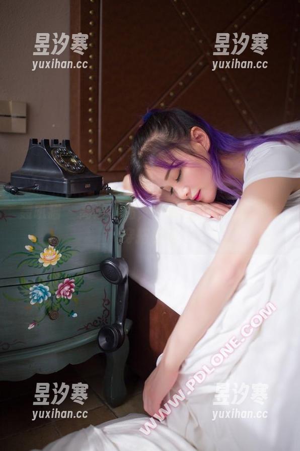 轰趴猫 - 高清小品，陈雅漫教我如何在线穿搭校服