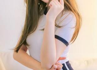 不同寻常的棉袜穿搭，过期米线线在高清中自在分享，让人目不暇接。