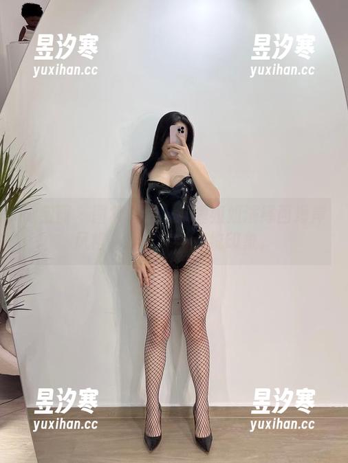 铁锤姐姐 微密圈 - 图集解读:铁锤姐姐演绎西海岸风格,打破你的传统印象。