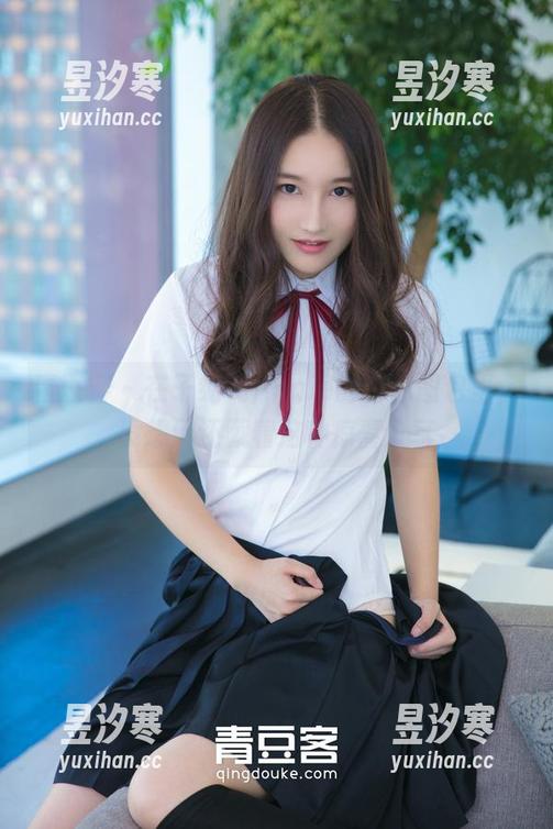 青豆客-子纯儿Annie 青豆客 - 在子纯儿Annie的白色图包里,没想到还藏着这种惊喜分享