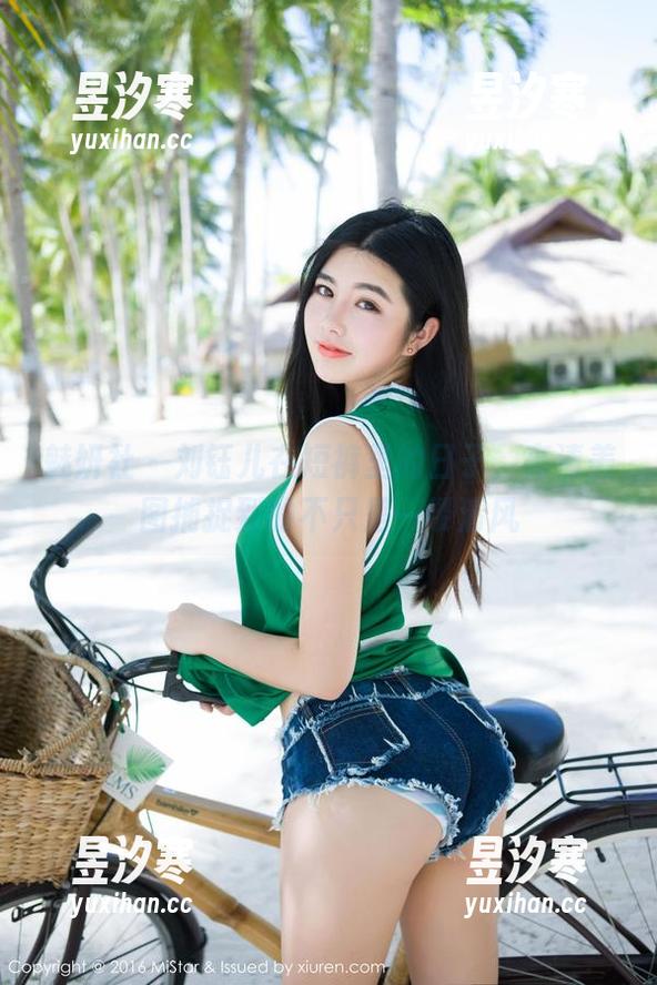 魅妍社 - 刘钰儿在短裤里的日子，高清美图捕捉到的不只是一缕清风