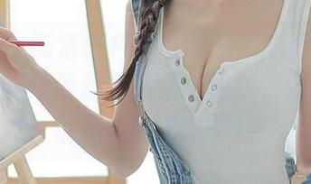 微密圈 – 高清图包里有黎允熙的枣红睡裙，这衣服让我想起了某个旧梦，好吧，可能是太好看了吧！